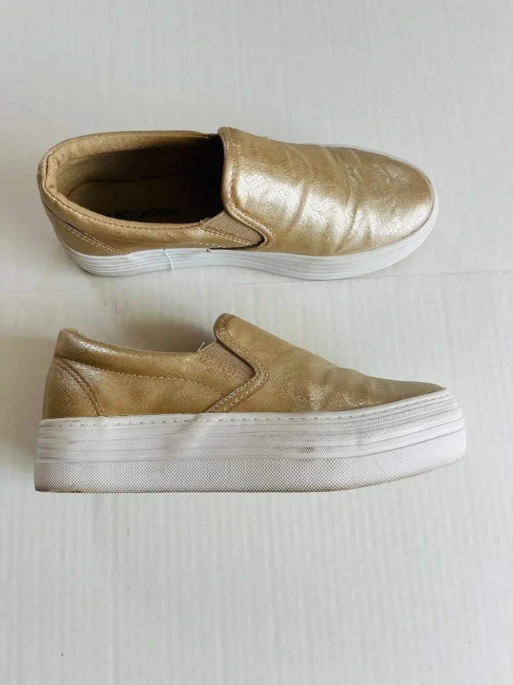 Woolworths Womens Sz‎ 5.5 Gold Platform Slip On Sneakers Shoes